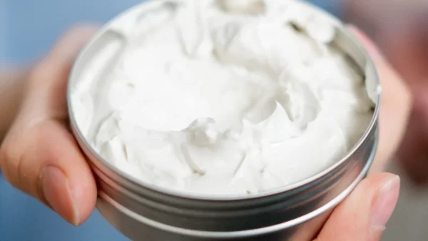 Despídete de las manchas y arrugas con crema de bicarbonato de sodio