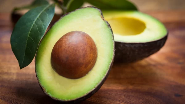No Deseches el Pozo del Aguacate: Aprovecha sus Nutrientes con Estas Recetas y Consejos