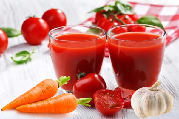“Remedio Natural para Hígado e Intestinos: Jugo de Tomate, Ajo y Zanahoria”